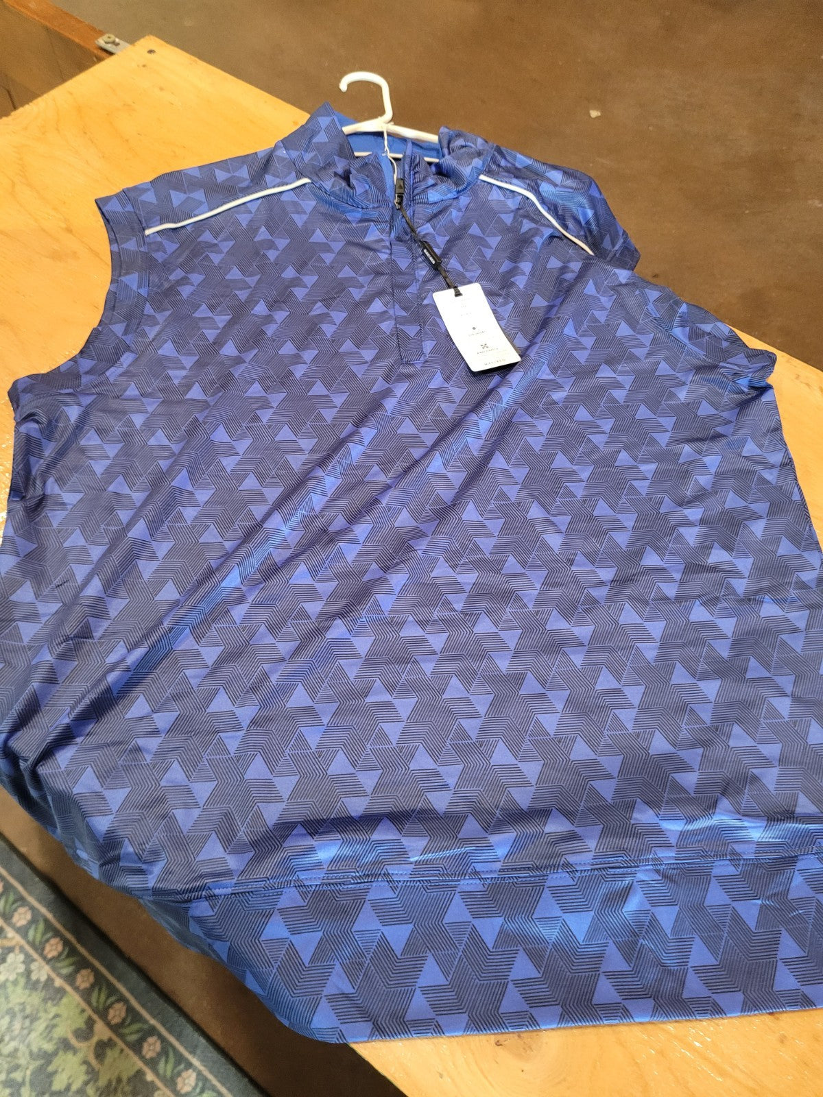 Men's Large Vest - Image 1