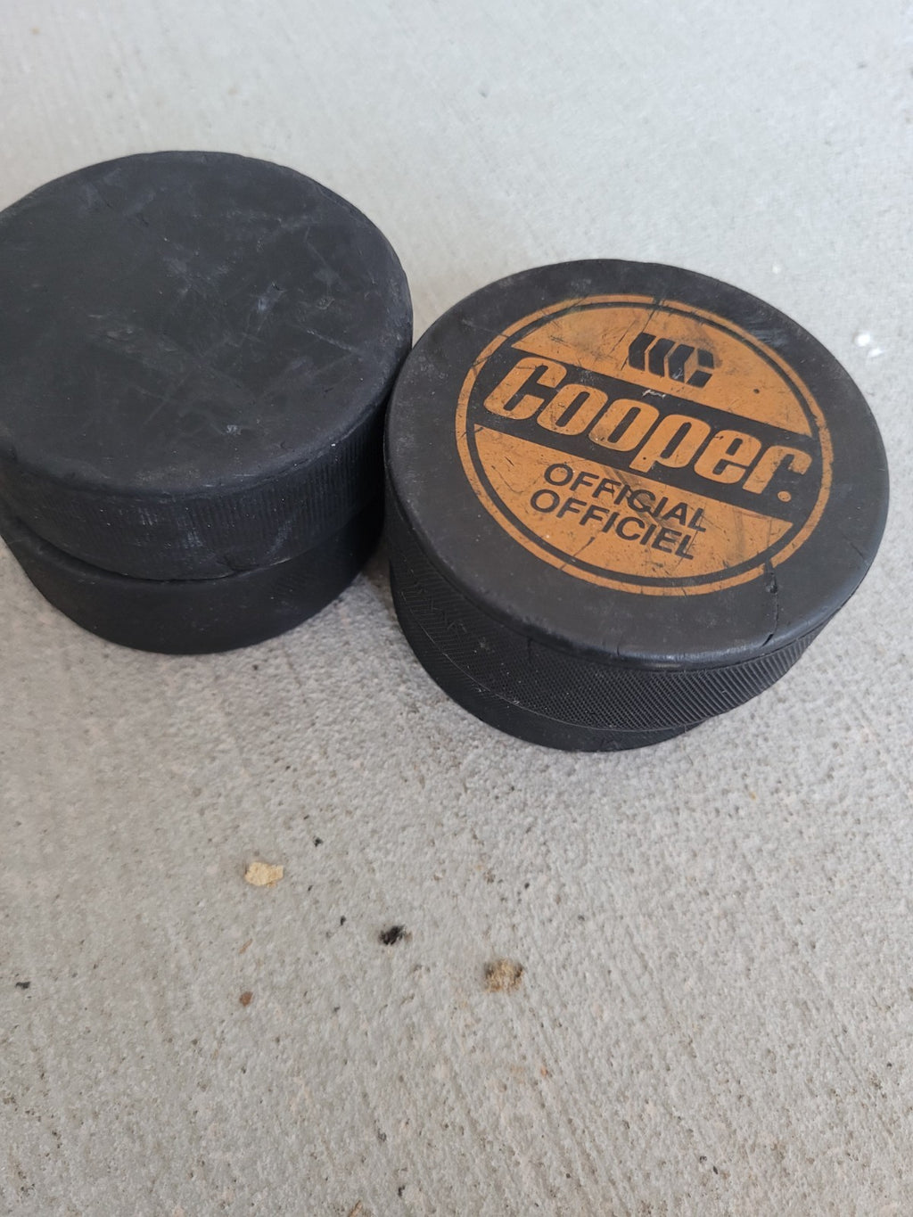 Cooper Official Hockey Pucks – Set of Vintage Rubber Pucks 4 - Image 1