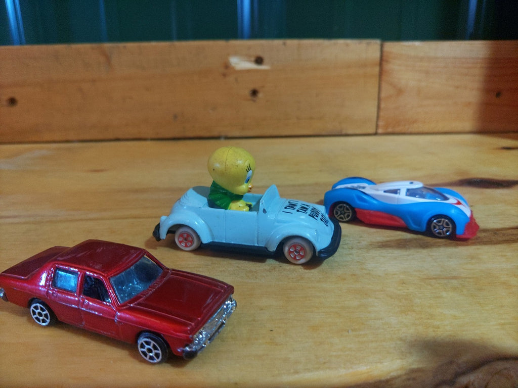 Hot Wheels & Die-Cast Vehicle Lot – 8 Cars | Porsche, Tweety, Race Cars, Mixed C - Image 3