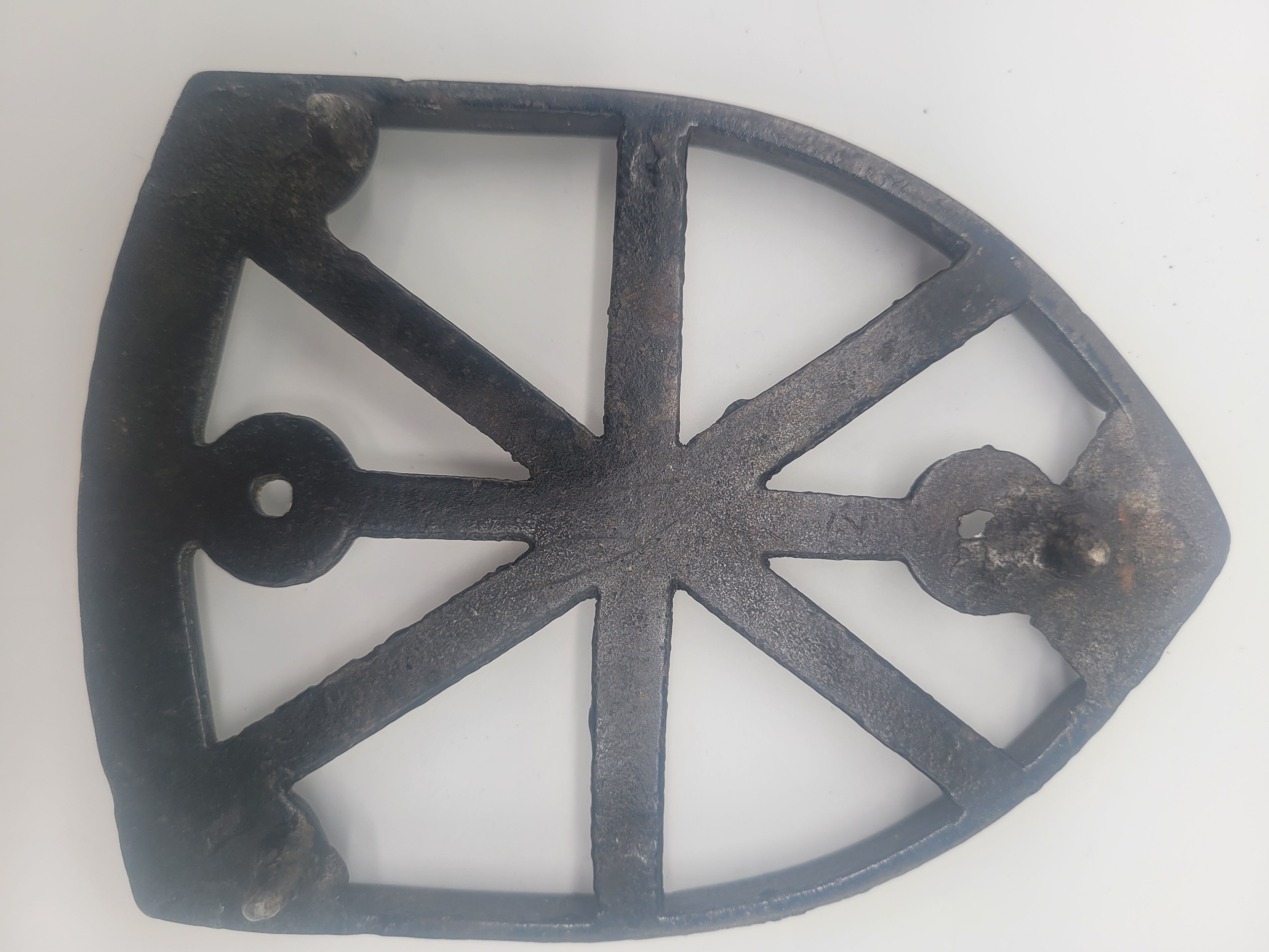 Antique Cast Iron Sad Iron Trivet / Rest – Primitive Farmhouse Décor - Image 2