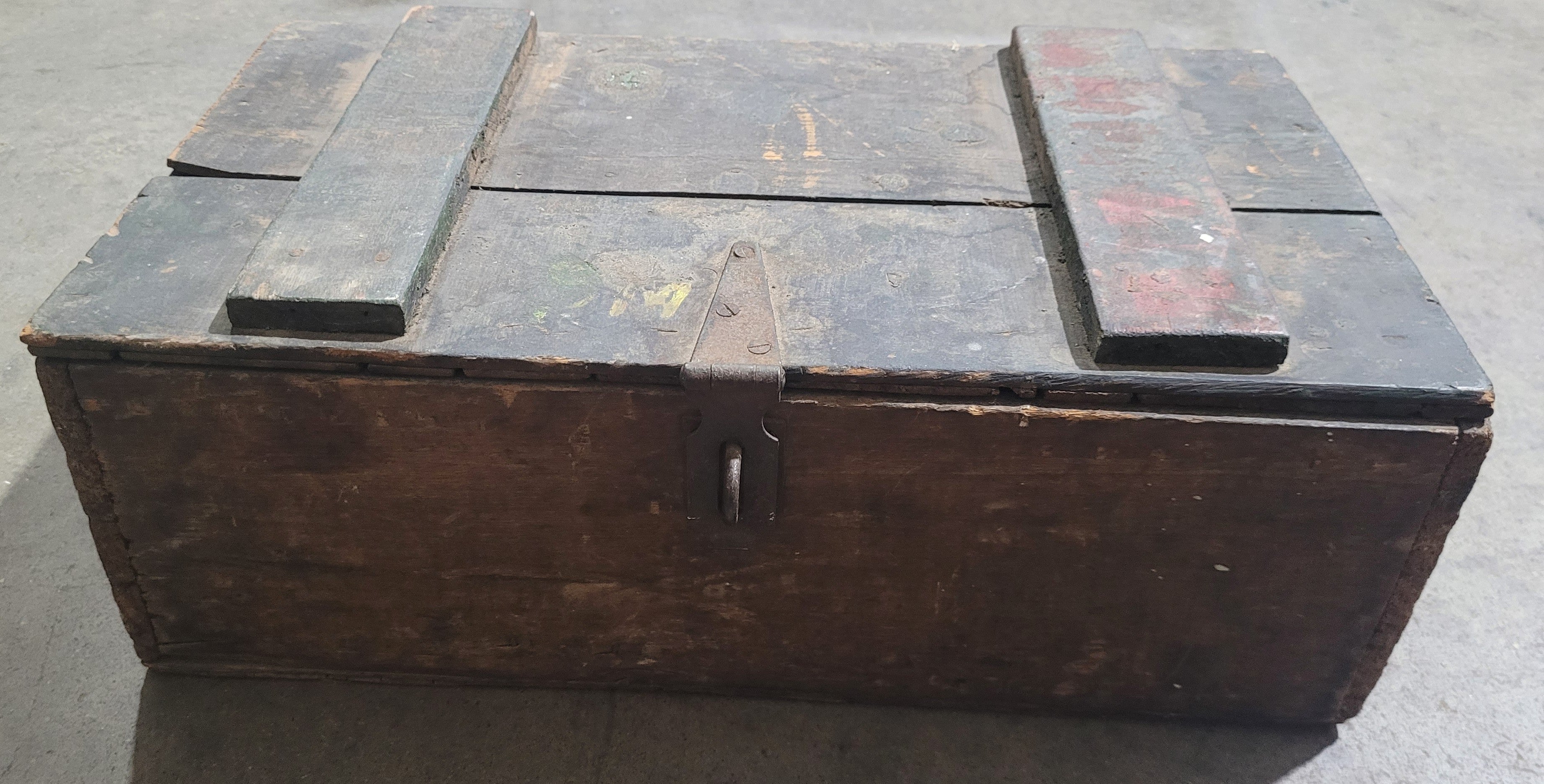 Antique Primitive Wooden Storage Box w/ Hinged Lid – Rustic Farmhouse Decor - Image 5