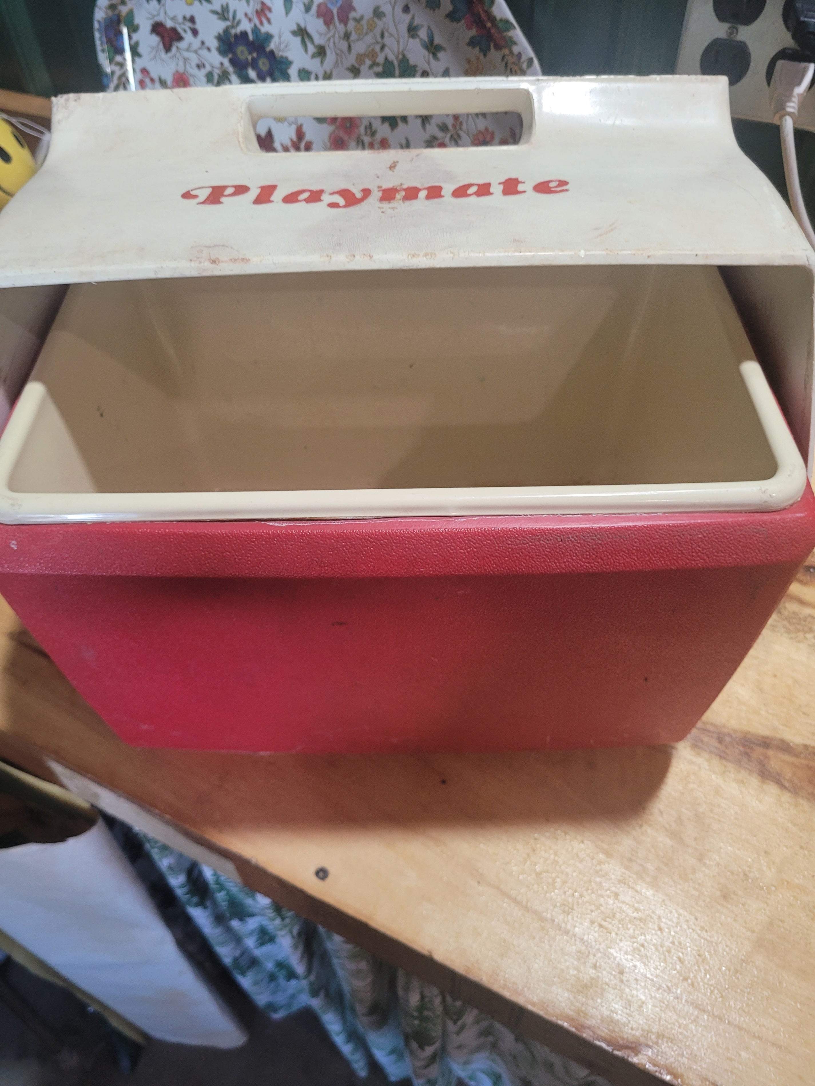 Vintage Igloo Playmate Cooler – Red & White Lunch Cooler - Image 2