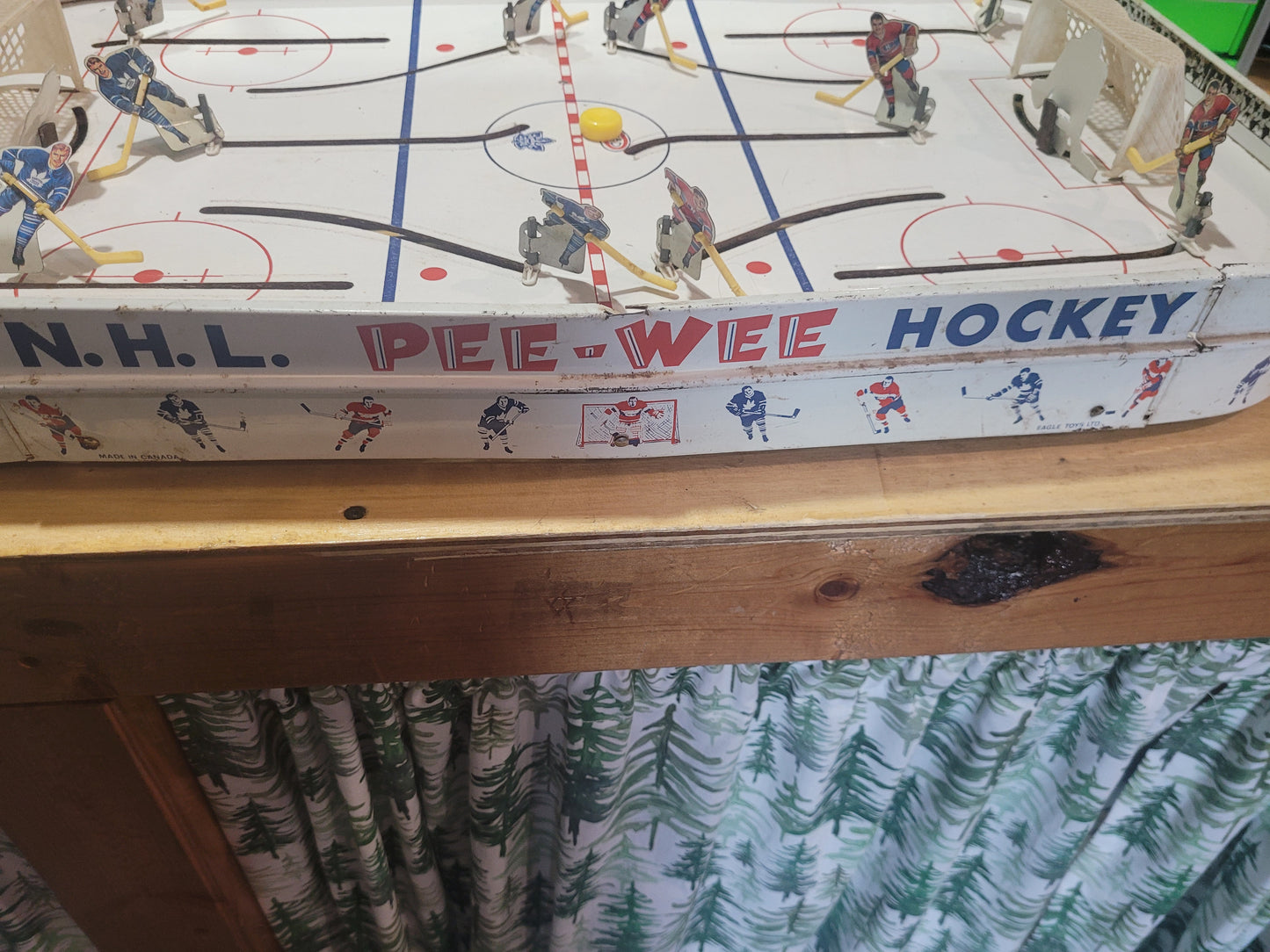 Vintage NHL Pee-Wee Table Hockey Game – Metal Board Game – Made in Canada