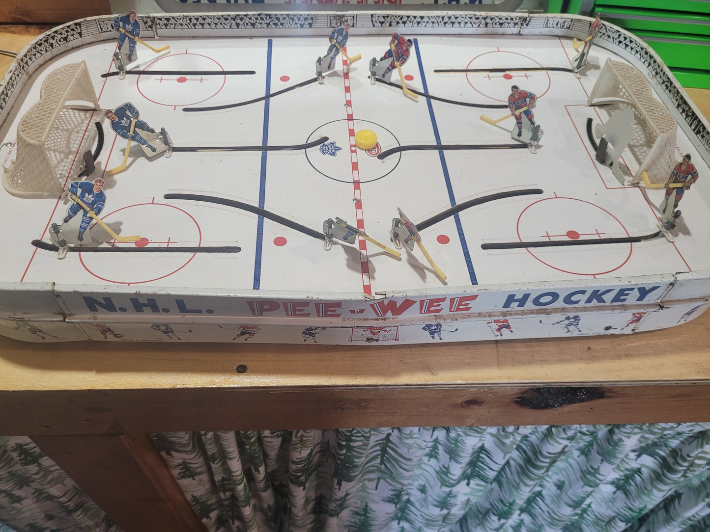 Vintage NHL Pee-Wee Table Hockey Game – Metal Board Game – Made in Canada