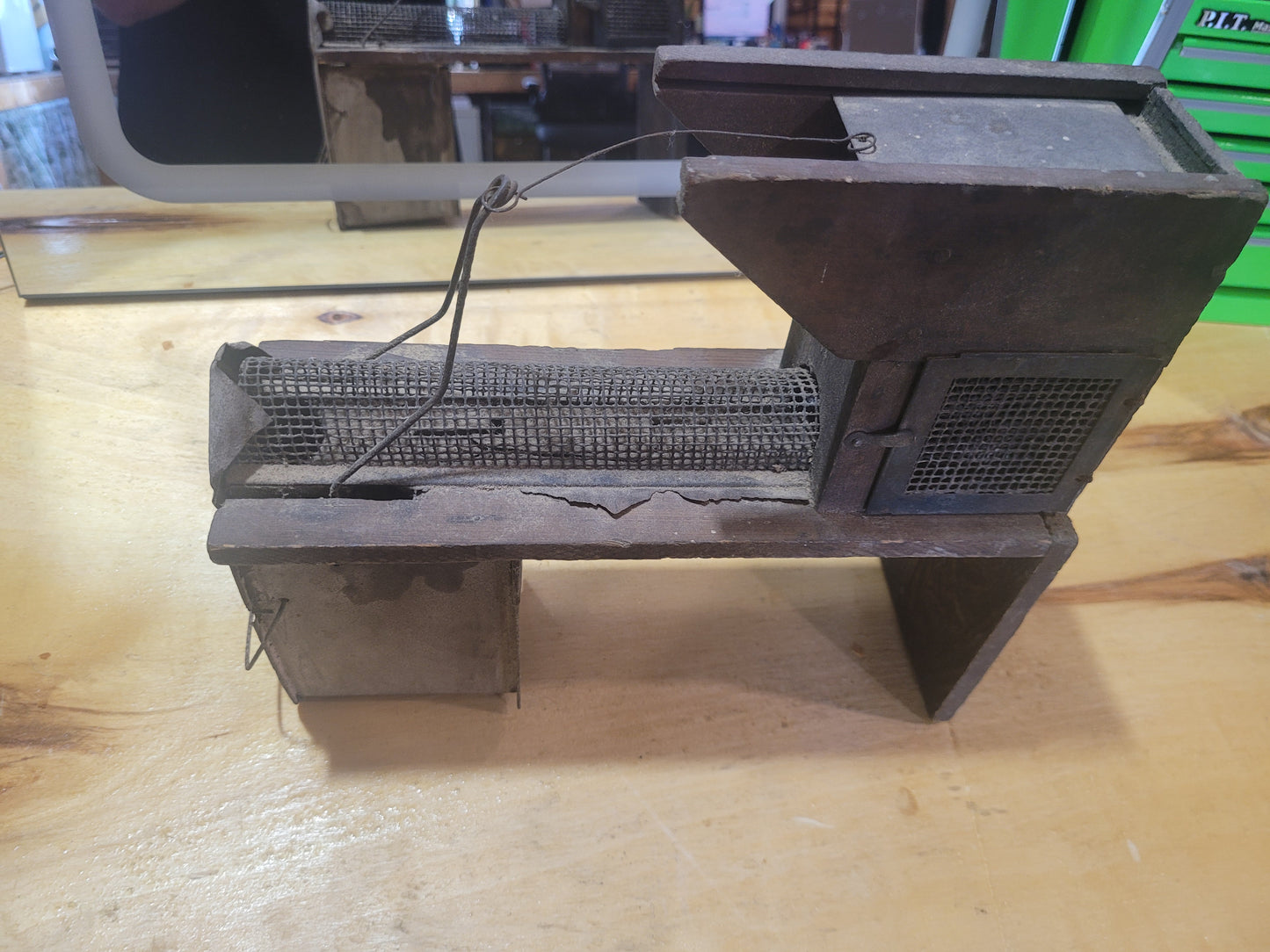 Vintage Wooden Humane Mouse Trap – Primitive Farmhouse Rodent Trap
