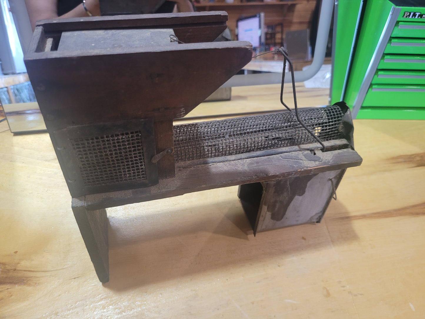 Vintage Wooden Humane Mouse Trap – Primitive Farmhouse Rodent Trap
