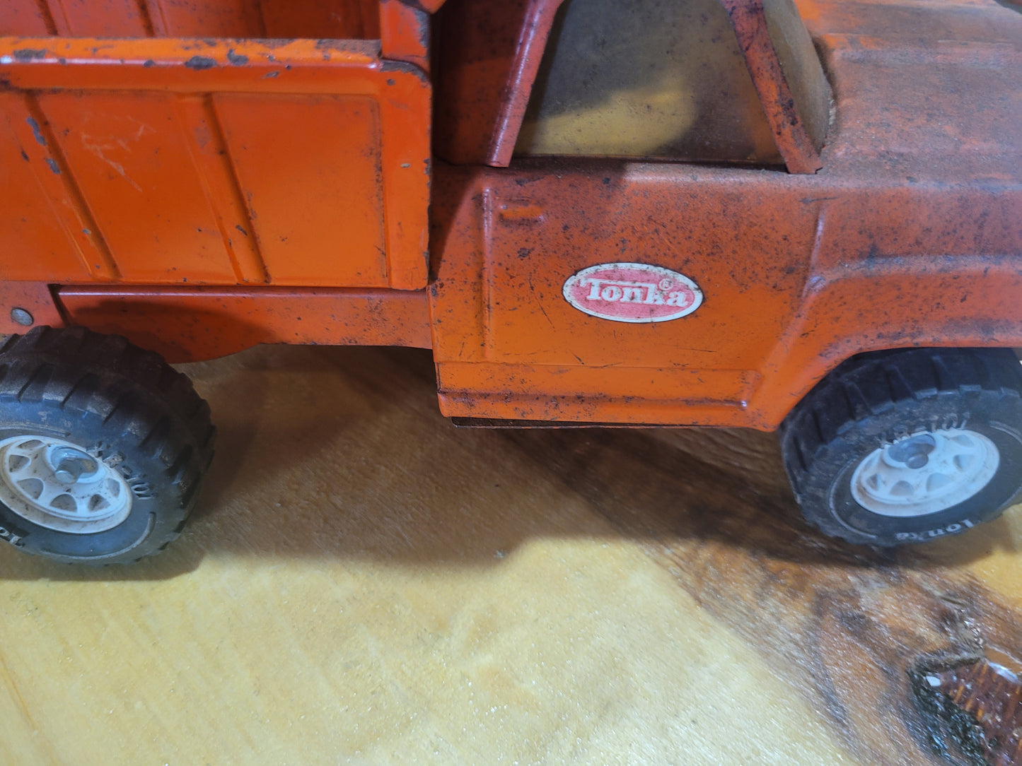 Vintage Tonka Pressed Steel Dump Truck – Orange – Classic Toy Truck