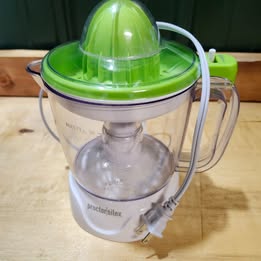 Proctor Silex Electric Citrus Juicer Machine for Fruits and Vegetables with 34 oz Pitcher, White