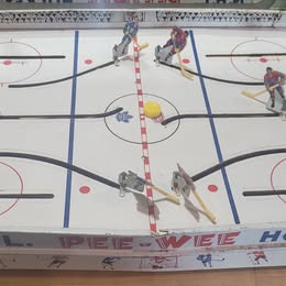 Vintage NHL Pee-Wee Table Hockey Game – Metal Board Game – Made in Canada