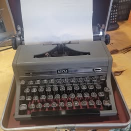 Vintage Royal Portable Manual Typewriter with Carrying Case