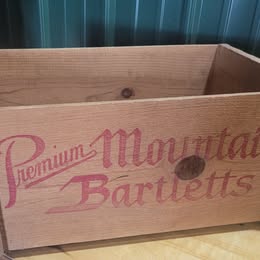 Vintage Premium Mountain Bartletts Wooden Fruit Crate – Earl Fruit Co. California