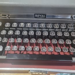 Vintage Royal Portable Manual Typewriter with Carrying Case